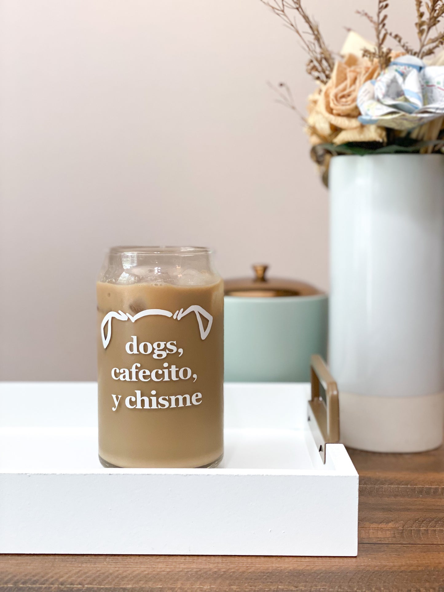 Dogs, Cafecito, y Chisme Glass